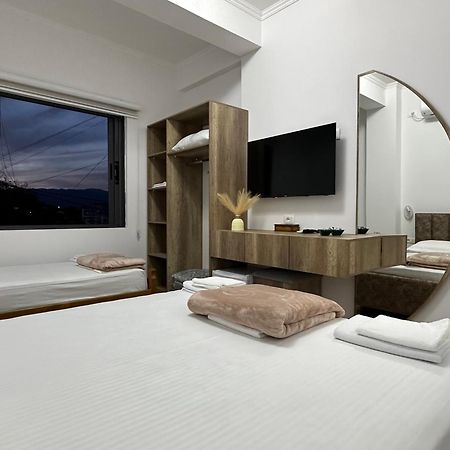 Lola'S Rooms Gjirokaster Exterior photo