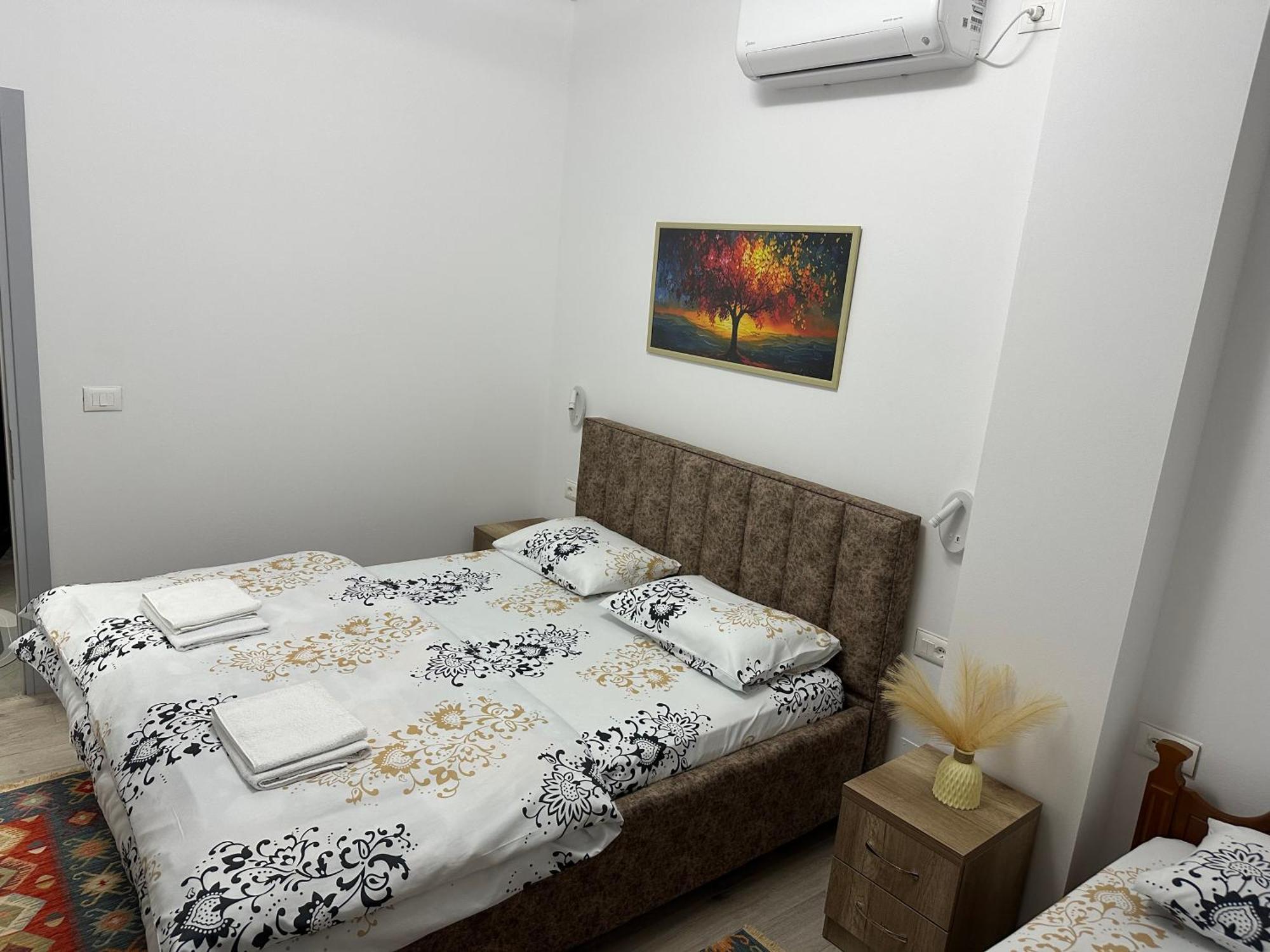 Lola'S Rooms Gjirokaster Exterior photo